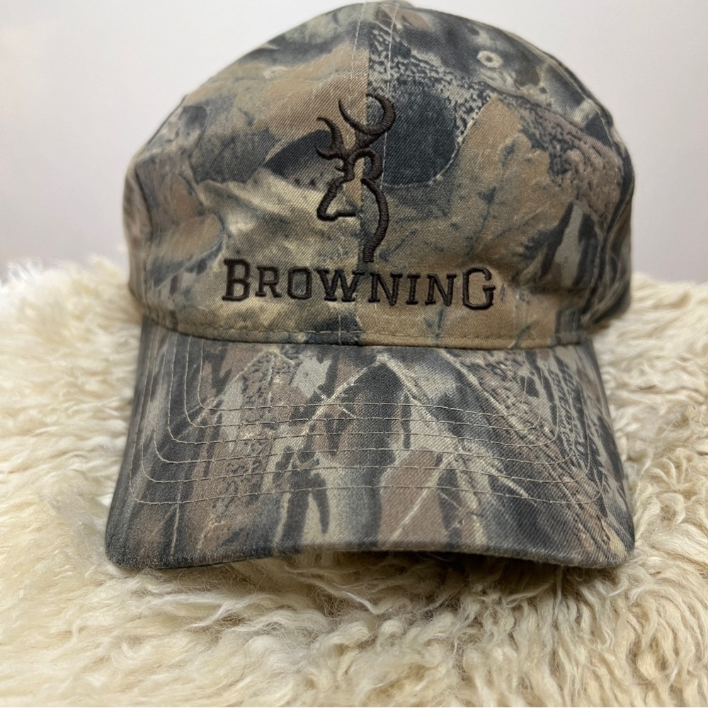 BROWNING Camo Cap w/Velcro Adjustable sizing.  One size fits all